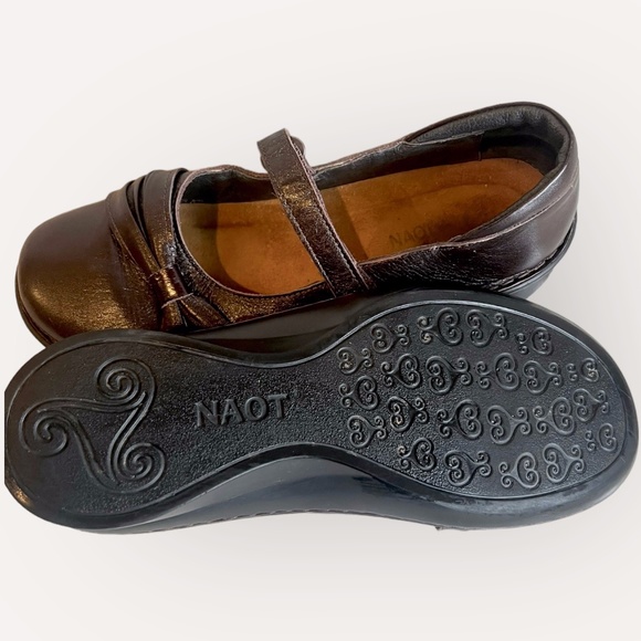 NAOT Brown Leather Mary Jane Shoe  Comfort Flat Sz EU 39/ US Size 8-8.5 - Picture 5 of 12